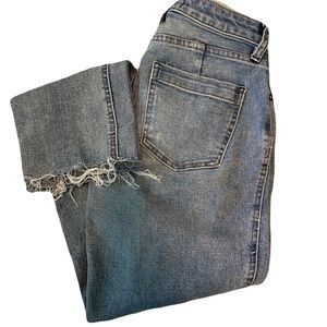 FREE PEOPLE Straight Leg Jean / Light Wash Raw Hem
